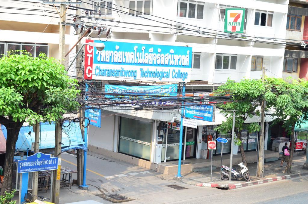 จรัญ 41 โฮสเทล กรุงเทพมหานคร ภายนอก รูปภาพ